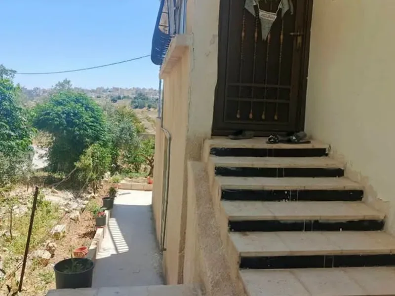بيت مستقل للبيع في إربد – ناطفة