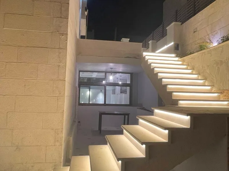 فيلا فاخره بمواصفات قصر سكني - الجبيهه