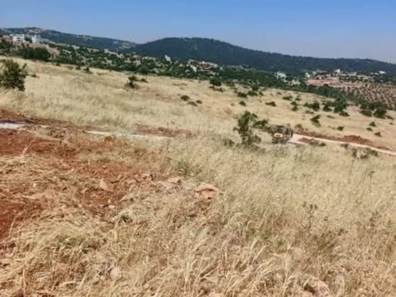 ارض للبيع  الموقع .عجلون .عنجره. ام جوزه