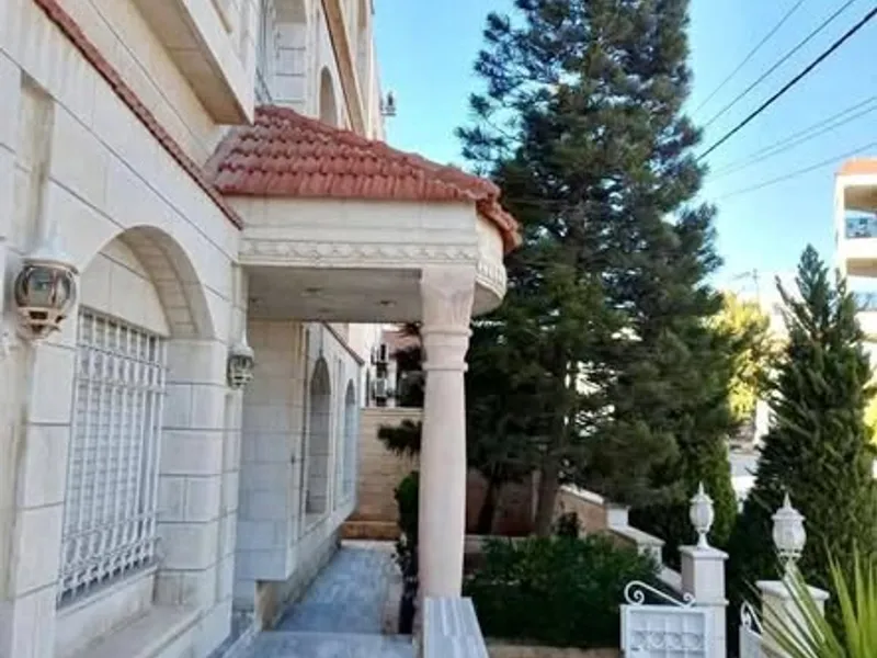 عماره للبيع تتكون من ثلاث طوابق كل طابق مساحته 230