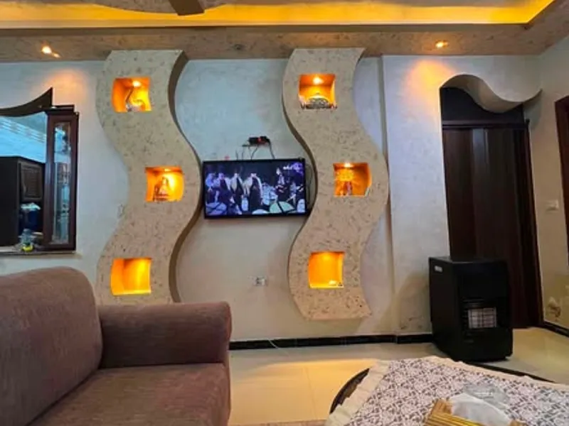 شقه طابق اول للبيع بسعر مغري الزرقاء جبل طارق